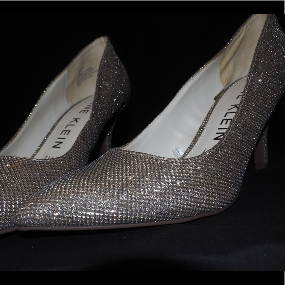 Shoes - Picture 9 of 11